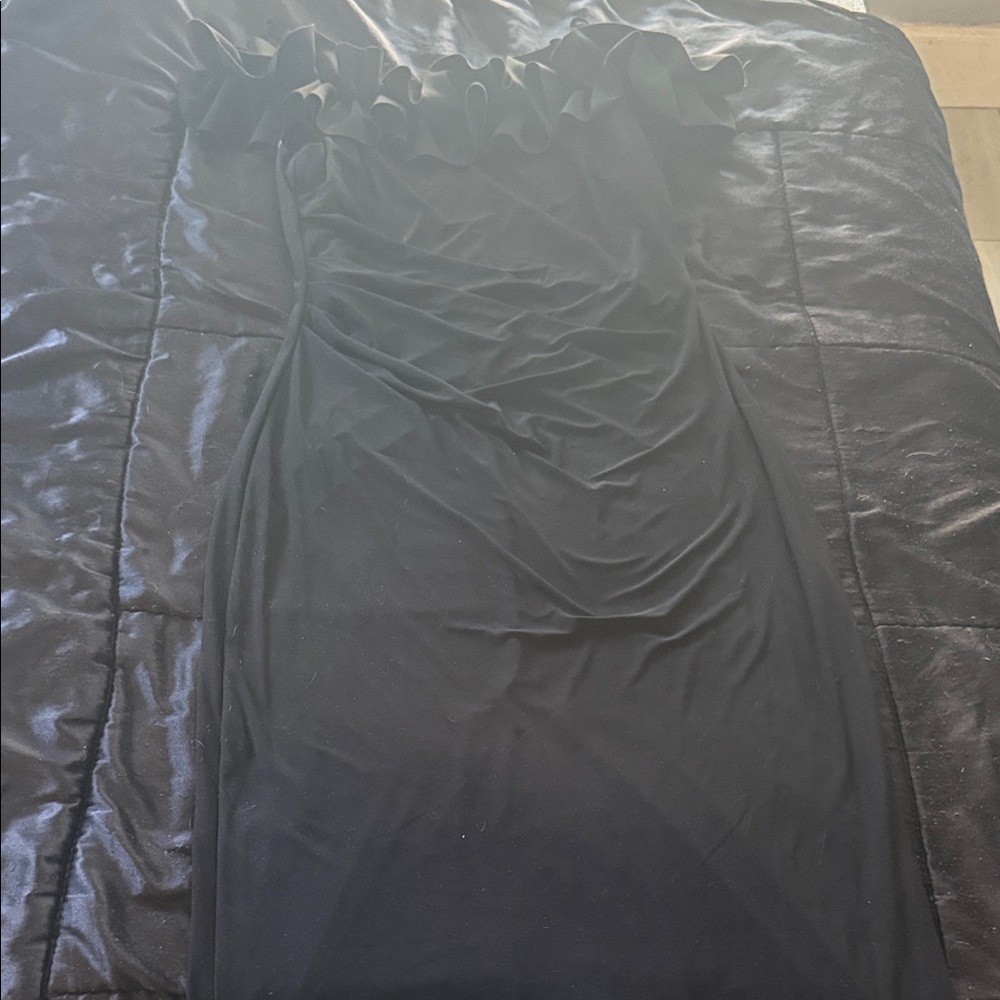 Xscape Strapless Dress in Elegant Black